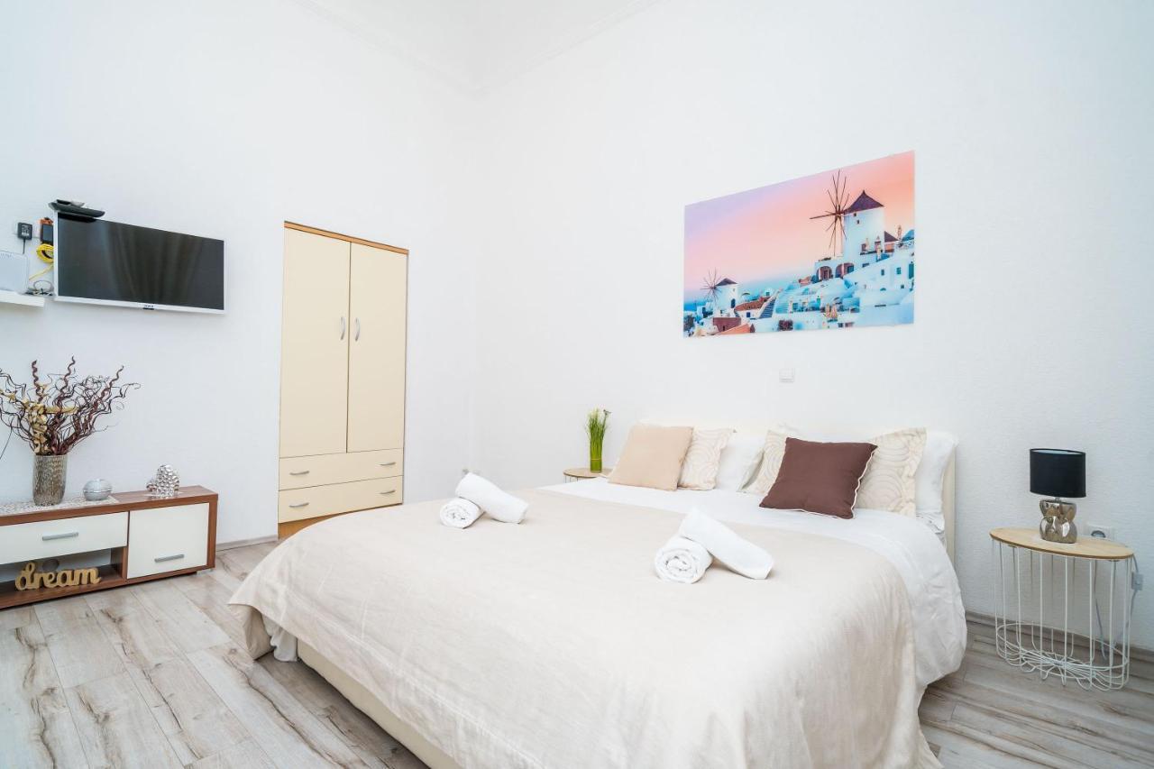 Best Location In Apartman *